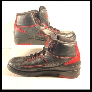 Air Jordan 2 Retro Alternate Black Red834274-001